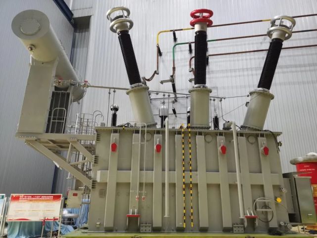 山东电力设备有限公司首台套220kv 高压双电压,中压有载调压高抗震