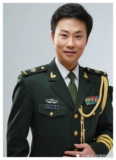 军旅歌手耿为华被婚姻伤透了心离婚那天和女儿抱头痛哭