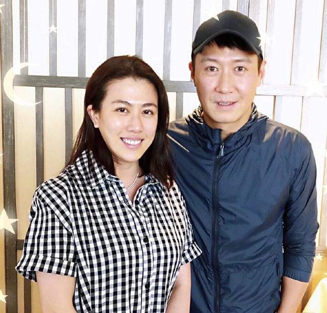 在上世纪90年代,她凭借甜美的长相,与曹众,姚莹莹,彭子晴以及傅明宪合