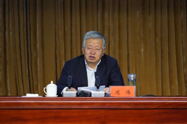 周伟在庄浪县宣讲党的十九届六中全会精神