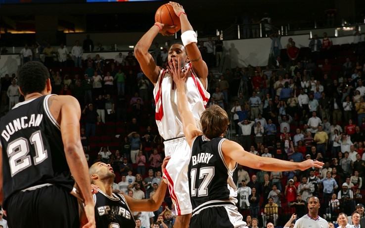 永恒的经典麦迪17年前缔造神迹上演35秒13分绝杀马刺