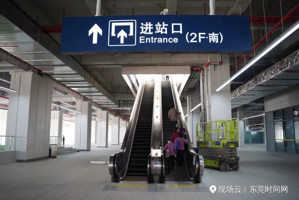 东莞火车站出站口图片