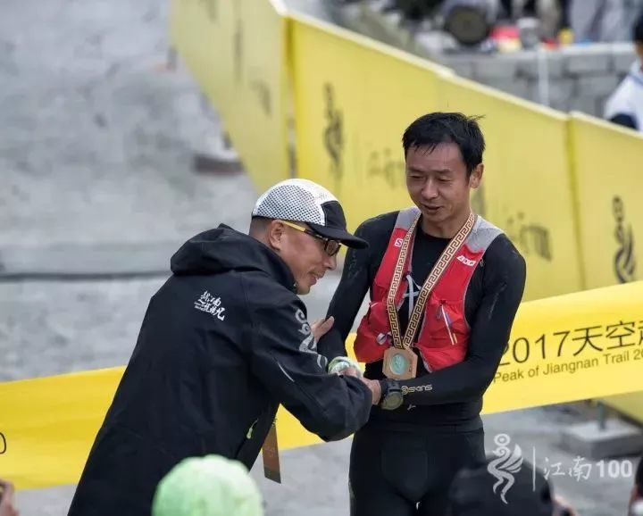 那些业余跑者全马236，他是马拉松PB王；也是越野跑黑马！