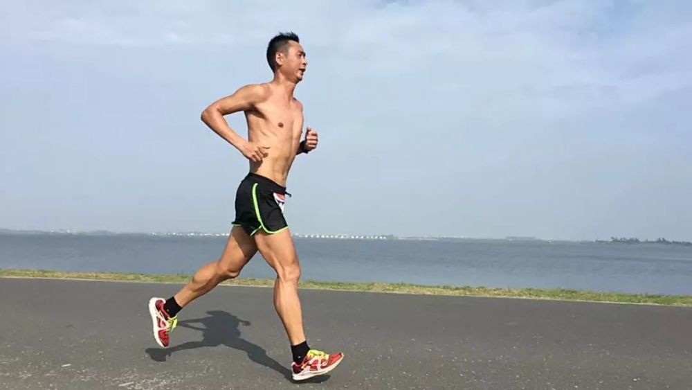 那些业余跑者全马236，他是马拉松PB王；也是越野跑黑马！