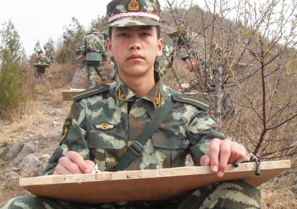 四川森林消防员王加帅23张照片见证他从稚嫩到刚毅12个春秋