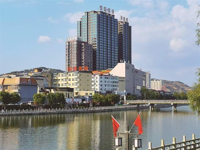 临县加大推进文明县城创建力度城区面貌焕然一新