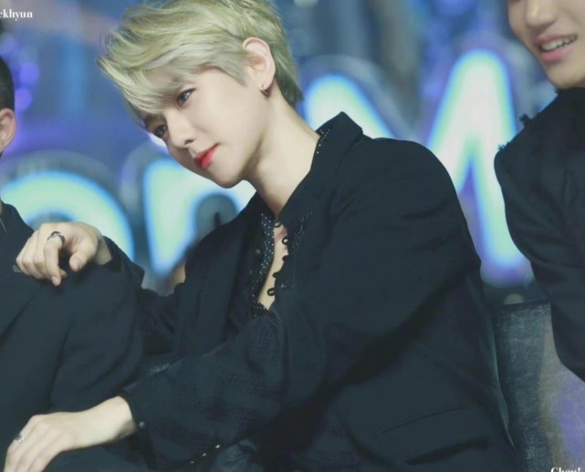 精选边伯贤壁纸帅气的伯贤