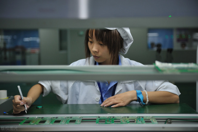 普通工人在深圳工作一年大概有多少收入有何依据