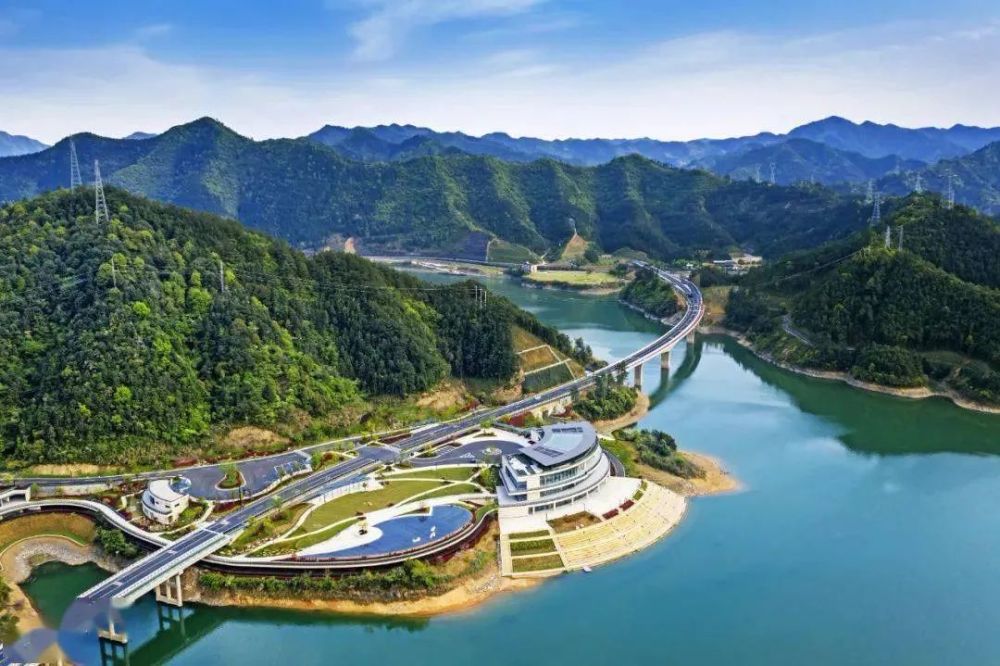 涌金策刘亭缩小地区差距生态经济先行