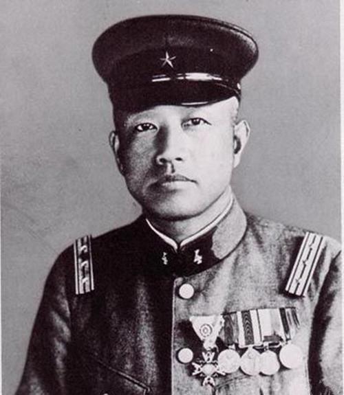 对整个满洲的控制权,一切按照他的构想建造一个表面上是独立的国家