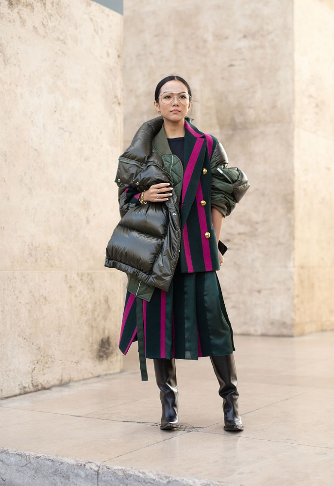 款式蓬松柔软,舒适又温暖 与大衣不同,面包服大都是选用比较轻盈的