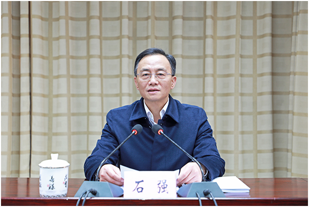 彭水县委书记石强主持召开全县第三次总河长会议,加