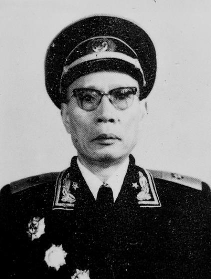 开国少将共有1360多位,比较出名的有贺晋年,解方,吴西的名气不大,他是