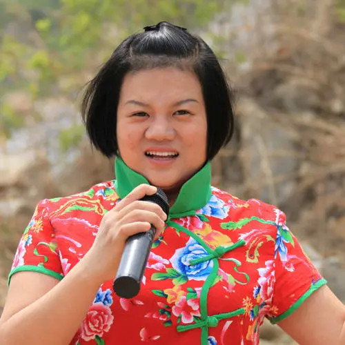 "山楂妹"张月乔,走红后拒绝认亲,当众回应:养父母才是我亲人