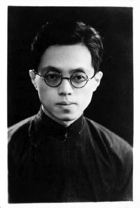 卞之琳翻译的诗体莎士比亚戏剧有何不一样