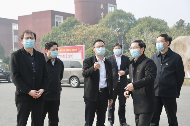 12月10日上午,市委常委,宣传部部长方雪华一行前往昆山开放大学,苏州