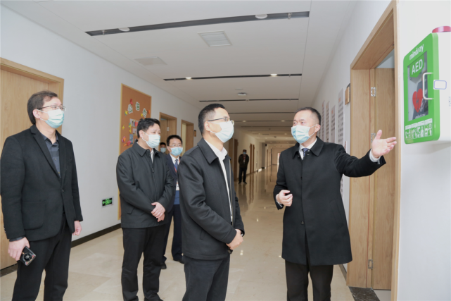 市委常委宣传部部长方雪华一行督查在昆高校疫情防控和意识形态工作