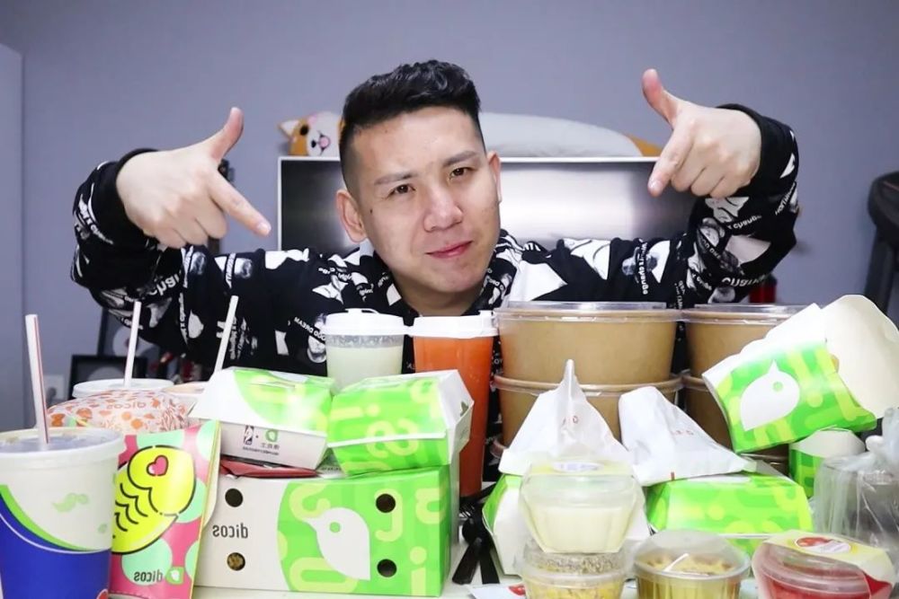 千万粉丝测评主播韩小浪团队解散!