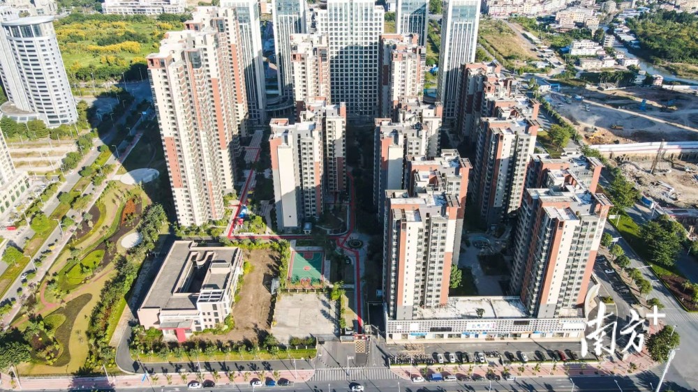 打造"一步一景",中山星耀广场绿意盈盈