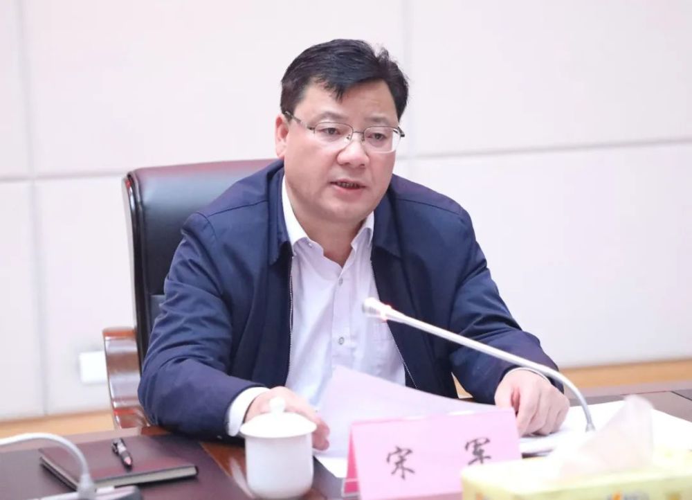 周伟平针对我区林业资源管理工作特点部署下一阶段林长制工作任务.