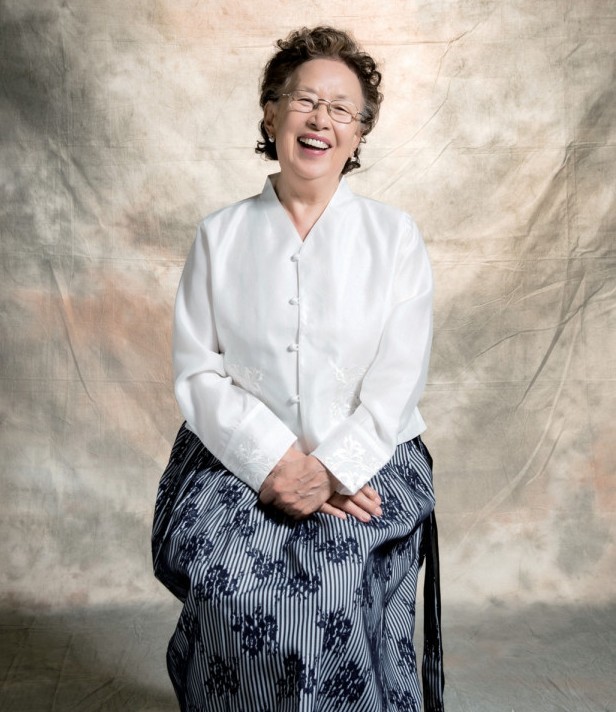 韩国国民妈妈罗文姬若不能真实活着表演也会变谎言丨人物