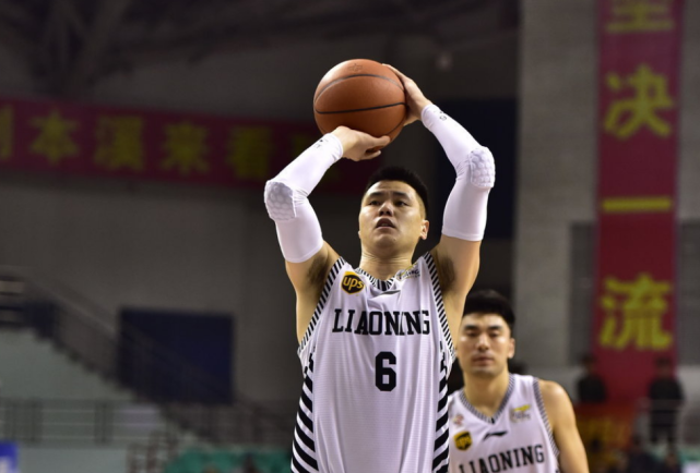 曝贺天举受邀重返中国篮坛,渴望再拿一座总冠军