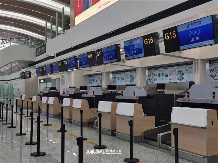 南航值机柜台为此,南航温馨提示旅客,目前,因进出机场交通线路发生