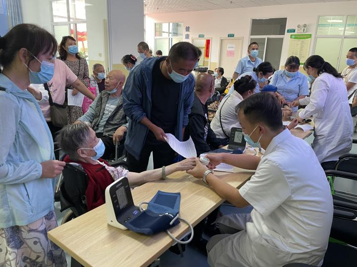原306医院代取报告代挂号老人体检全程引导，安稳完成检查的简单介绍
