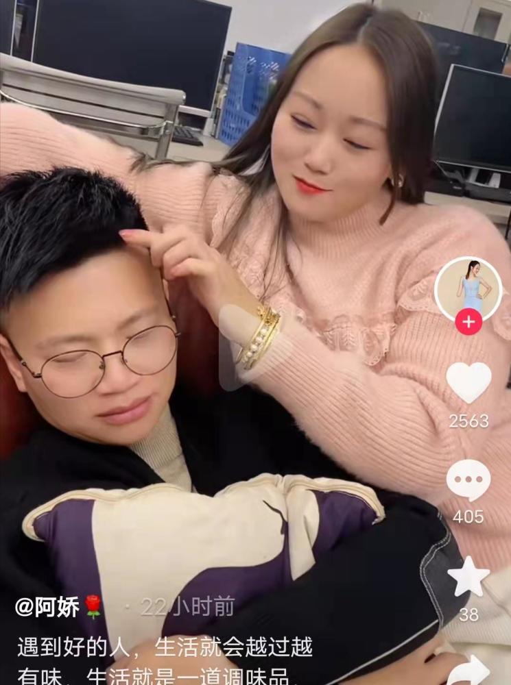 "连体夫妻"走红后,无腿丈夫出轨女粉丝,断臂妻子独自带娃_腾讯新闻
