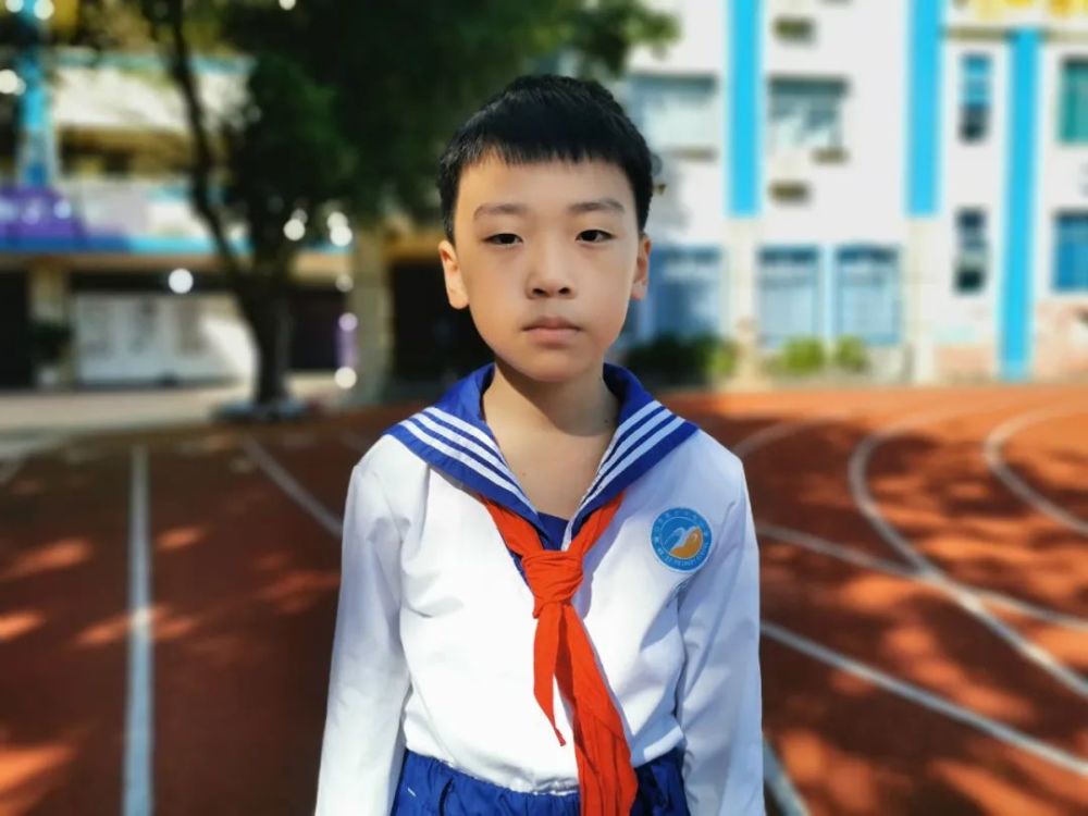 海口市第二十七小学"小海军"少年宣讲团成员:王梓瑶,石浩楠,王淋,荆