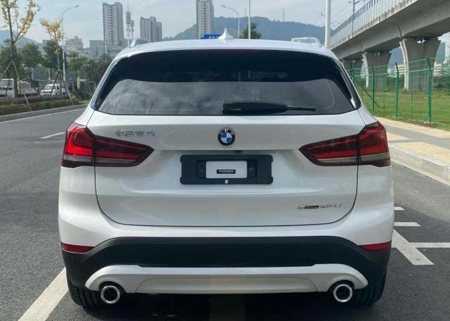 美版宝马x1标配8at 高功率2.0t,国产版为何阉割成双离合 三缸?
