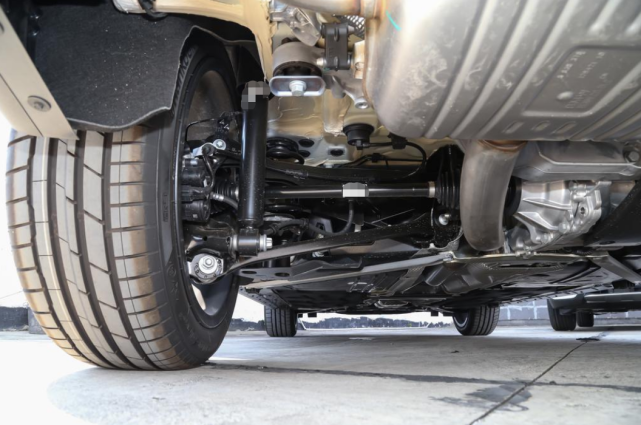 高性价比的宝马,2.0t 采埃孚8at 四驱,轴距2米78,顶配落地29万