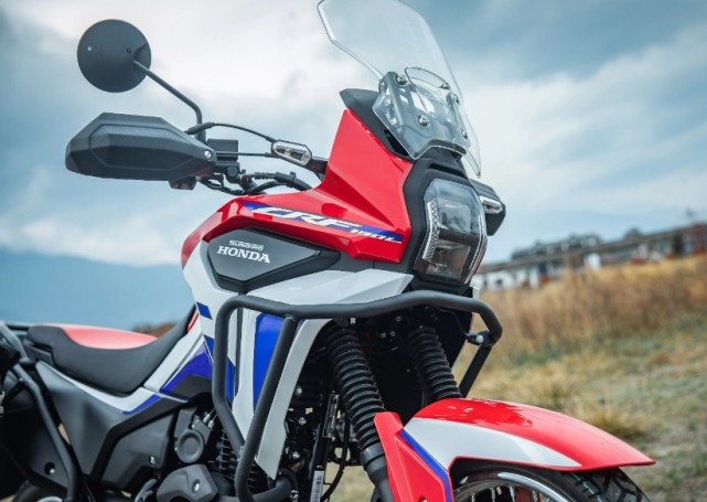 在售价方面,本田crf190l官方售价为17389元,三色版售价17889元,整体