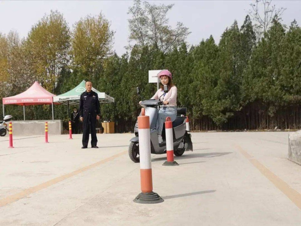 桂林飞南京比亚迪4s车店最难致绕桩驾照近乎