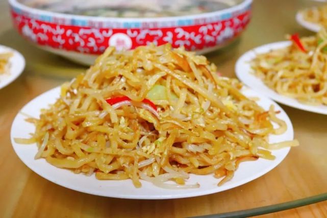 炒饼丝,自己在家也可以炒出吃鸡蛋不见鸡蛋