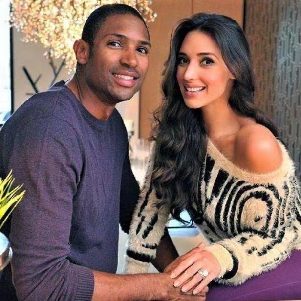 霍福德美艳妻子曝光称伙夫还很年轻已为他生育第四个孩子