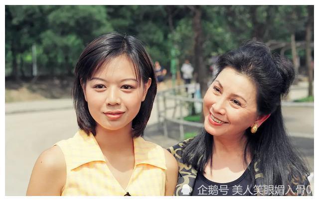 聂宝意陈美琪,我们童年的小青姐姐,嫁过豪门,失去过孩子,人生就像一本