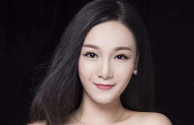 央视知名主持人梁璐,因容貌焦虑偏爱整容,自毁前程