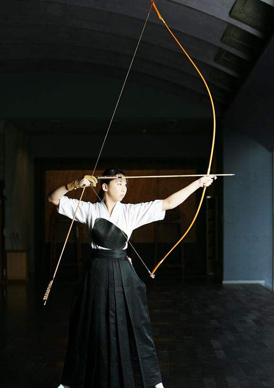 比姚明还高的日本和弓,威力有多大?名将戚继光的一句话让人心痛