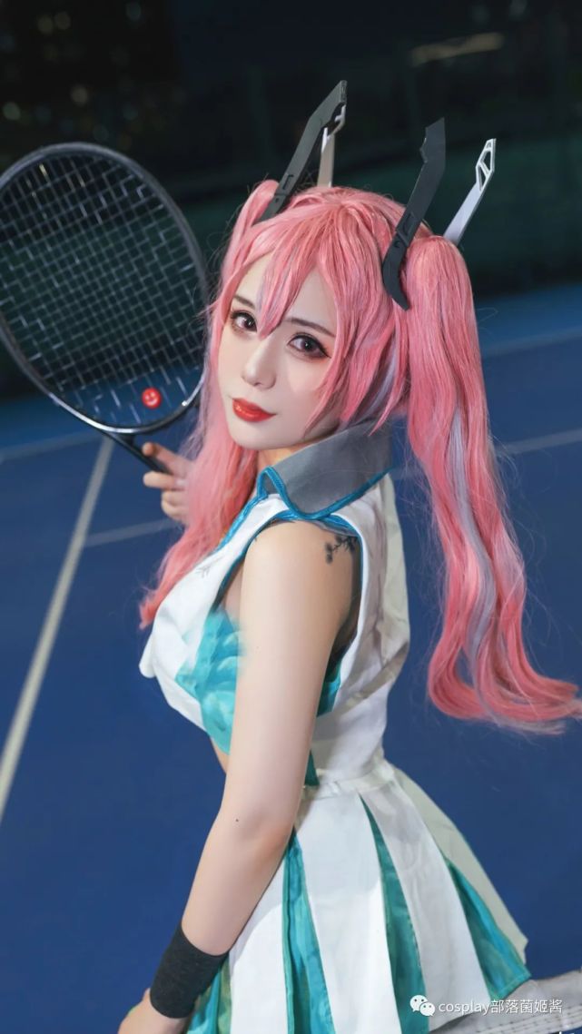 cos碧蓝航线布莱默顿炙热的网球练习cos正片羊大真人
