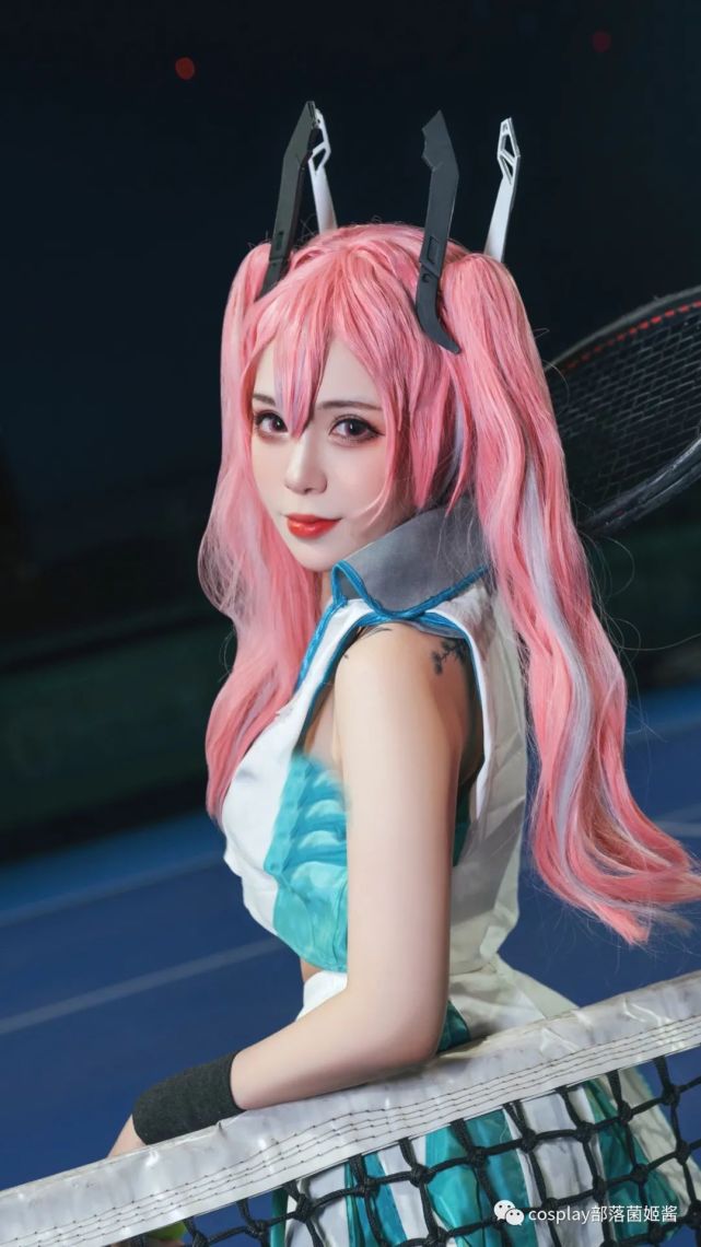 cos:碧蓝航线布莱默顿炙热的网球练习cos正片@羊大真人