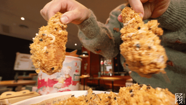 kfc圣诞季天天半价免费送桶