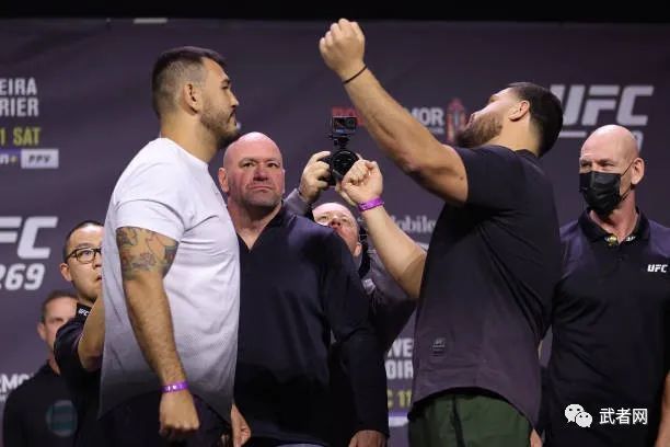 ufc269赛前称重图集轻量级与女子雏量级冠军战领衔