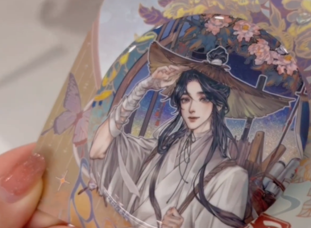 《天官賜福》漫畫又出新品預告!毛絨玩偶太可愛,徽章組合很精緻