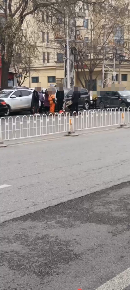 12月10日,徐水多位网友发来消息称:下午