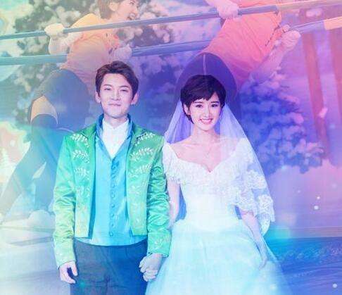 对于前女友的委屈,翟天临不为所动,带着江铠同拍戏,秀恩爱,各种骚操作