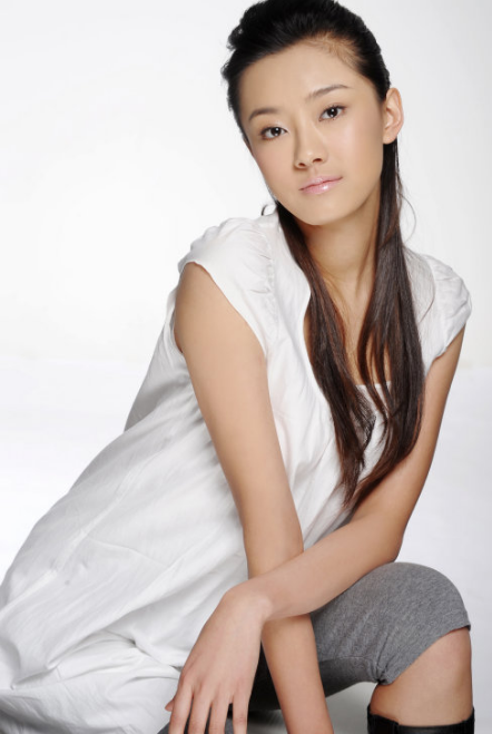 孟真原本是想做一名舞蹈家,在10岁的时候被父母送去学芭蕾舞,我们都