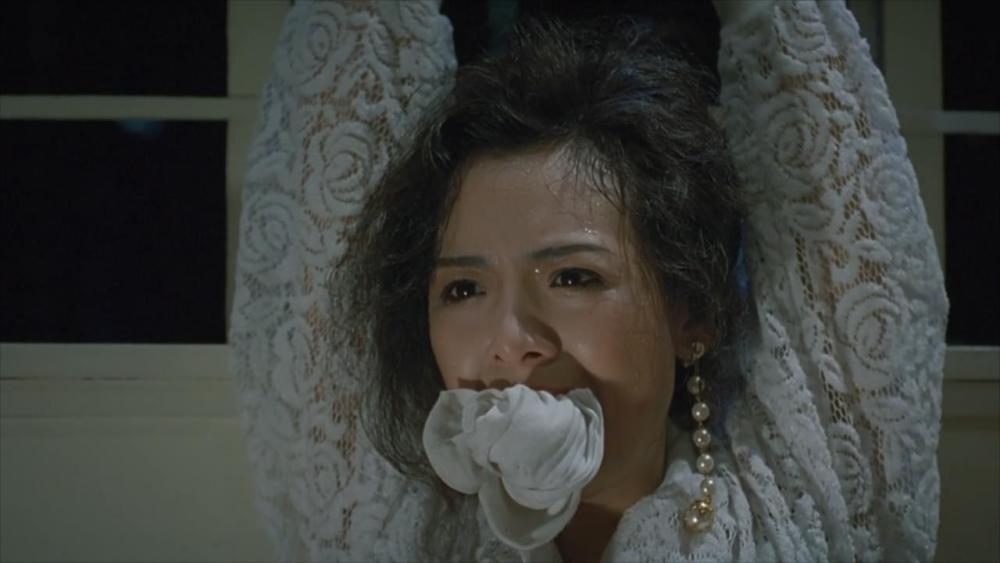 要知道那一年黄秋生就是凭借限制电影《八仙饭店》拿了影帝;吴佳丽也