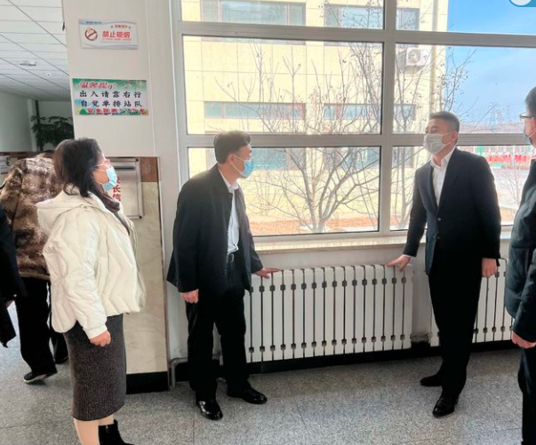 营口企业家汪向臣全力保障广大师生温暖过冬