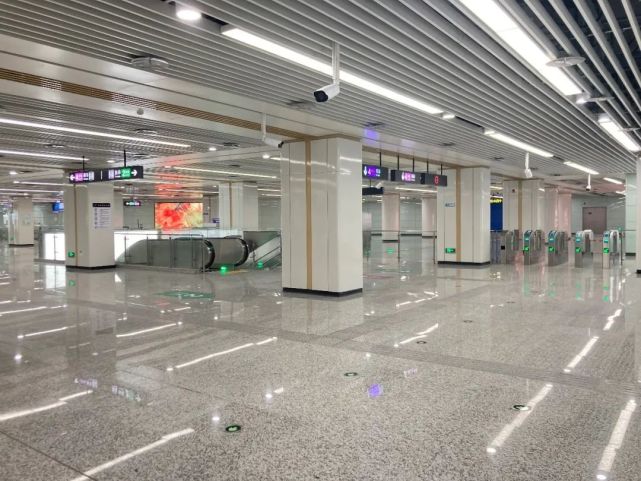 盛岸站换乘盛岸站为3号线和4号线换乘站,与河埒口站类似,同为t字型